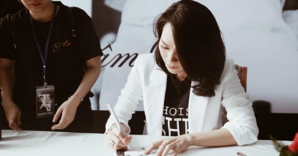 Chưa đầy một giờ phát hành, Mỹ Tâm đã phá kỉ lục khi tiêu thụ hơn 5.000 CD Vol.9