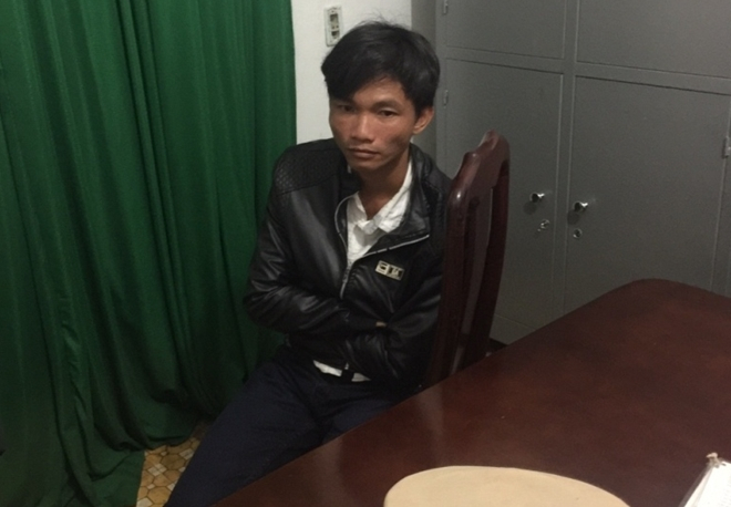 Một trong 2 đối tượng bị bắt giữ.