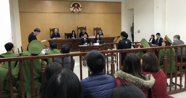 Hà Nội: Dấu hiệu chưa thỏa đáng trong phiên tòa "chống người thi hành công vụ"?