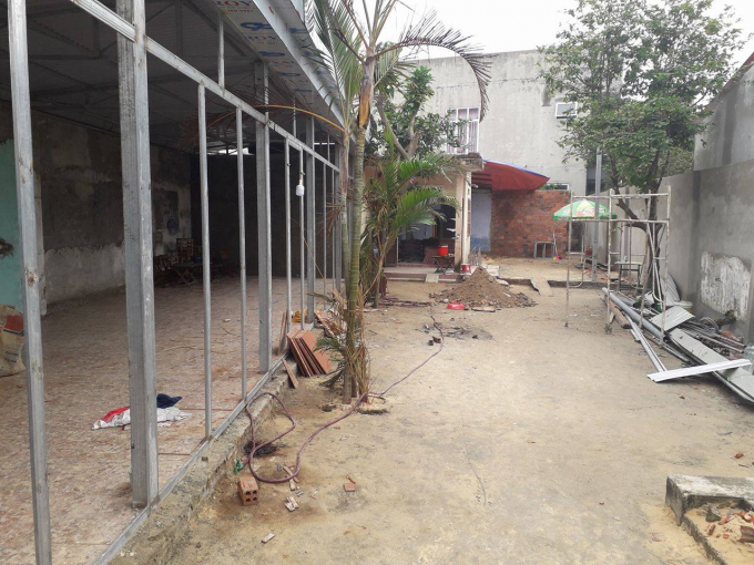 Ng&ocirc;i nh&agrave; ph&aacute;t hiện c&oacute; thi thể ch&ocirc;n dưới ph&ograve;ng ngủ. (Ảnh. Hải Long).