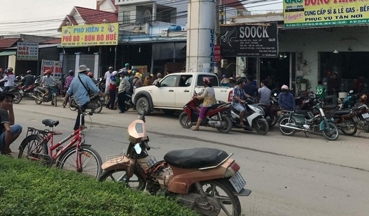 Nữ chủ quán nhậu tử vong cạnh bàn tiệc được bày sẵn