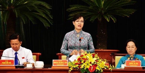 Từ khi con chào đời đến khi lập gia đình, dự án vẫn... “treo” (!)