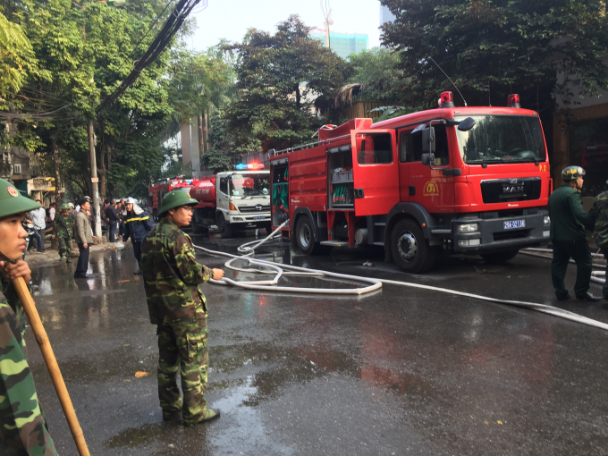 H&agrave; Nội: Ch&aacute;y lớn ở qu&aacute;n c&agrave; ph&ecirc; tr&ecirc;n đường Phan Kế B&iacute;nh