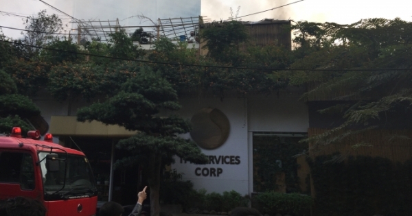 Hà Nội: Cháy lớn ở quán cà phê trên đường Phan Kế Bính