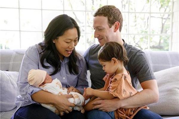 Gia đ&igrave;nh Mark Zuckerberg ch&agrave;o đ&oacute;n con g&aacute;i thứ 2 - August.