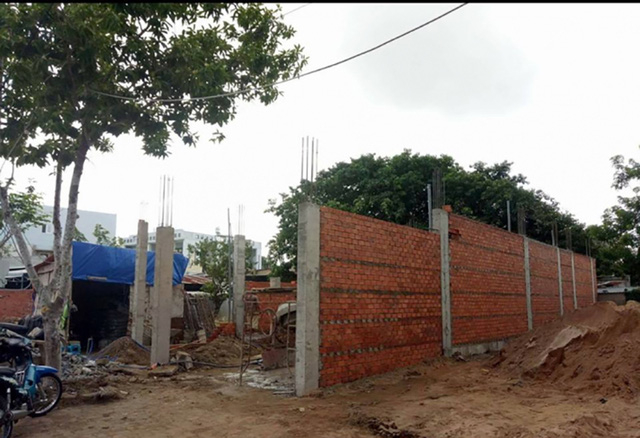 Căn nh&agrave; của &ocirc;ng Lương Tr&iacute; Ti&ecirc;n thời điểm chưa c&oacute; giấy ph&eacute;p x&acirc;y dựng.