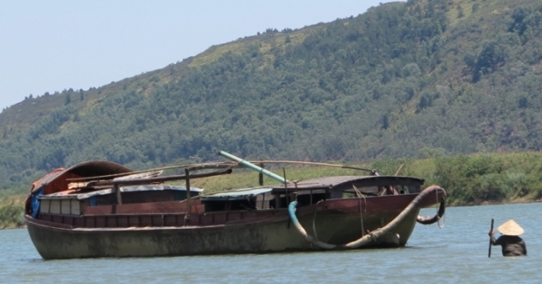 Để lại bức thư cho gia đình, hai nữ sinh cùng gieo mình xuống sông Lam tự vẫn