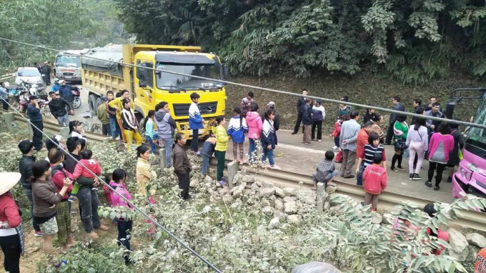 Hiện trường vụ tai nạn. (Ảnh: M.H)