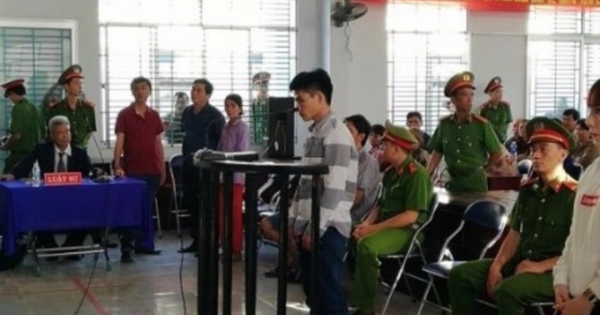 Chặn đường đâm chết người chỉ vì nghĩ bị dạy đời