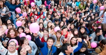 Dòng người nô nức đổ về showcase "Tâm 9" đập tan cái lạnh mùa đông Hà Nội