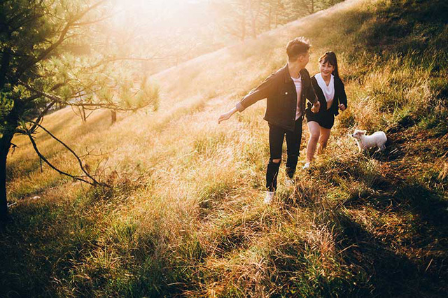 Họ lu&ocirc;n nhường nhịn v&agrave; cố gắng thấu hiểu cho nhau để nắm tay l&acirc;u thật l&acirc;u. Thế nhưng đ&ocirc;i khi t&iacute;nh trẻ con n&ecirc;n cả hai đ&atilde; c&oacute; lần chia tay.