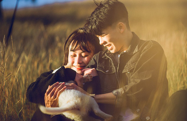 Văn T&ugrave;ng v&agrave; Đoan Trang đ&atilde; c&ugrave;ng nhau c&oacute; trải nghiệm với những chuyến đi. Bởi với họ &ldquo;muốn đi nhanh th&igrave; đi một m&igrave;nh, muốn đi xa th&igrave; đi c&ugrave;ng nhau&rdquo;.