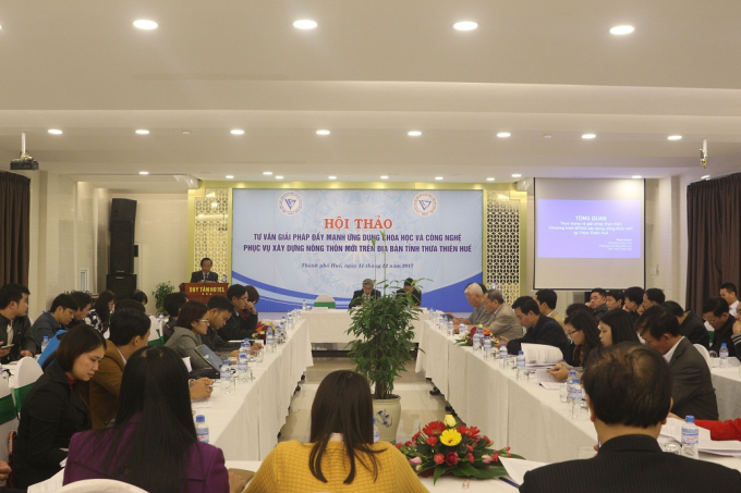 Hội thảo c&oacute; sự tham dự của hơn 100 đại biểu to&agrave;n tỉnh Thừa Thi&ecirc;n - Huế.