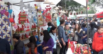 Hội trại Giáng sinh Tây Hồ - Thúc đẩy giao lưu văn hóa