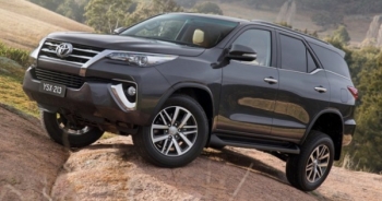 Bị khan hàng, đại lý thổi giá Fortuner hơn 100 triệu đồng