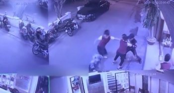 [Clip]: Nữ nhân viên đánh bại 3 gã trộm gương như trong phim?