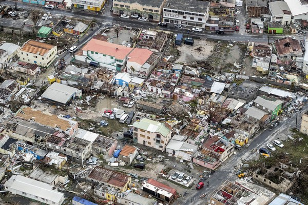 B&atilde;o Irma, trận si&ecirc;u b&atilde;o lớn nhất tr&ecirc;n Đại T&acirc;y Dương trong 10 năm qua, l&agrave; chủ đề được t&igrave;m kiếm nhiều nhất tr&ecirc;n Google trong năm 2017.