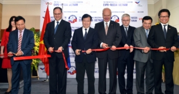Phó Thủ tướng Trịnh Đình Dũng dự khai mạc Triển lãm Công nghiệp Việt-Nga