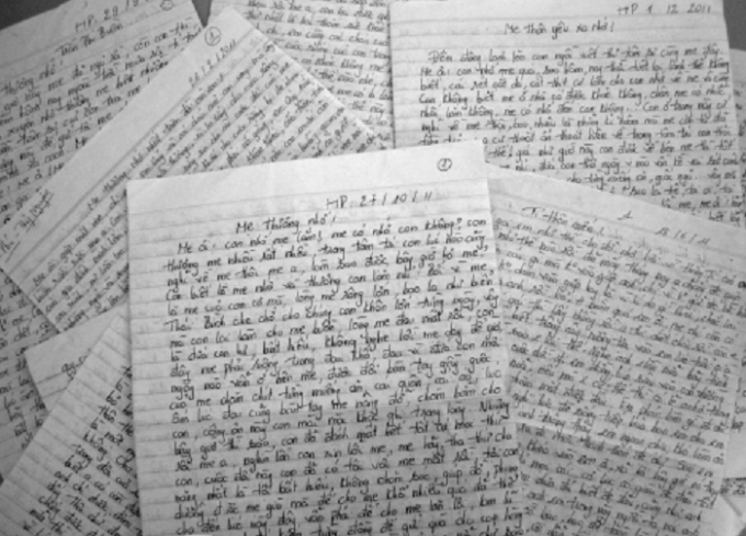 50 l&aacute; thư chan chứa nước mắt của đứa con chưa l&agrave;m tr&ograve;n chữ hiếu