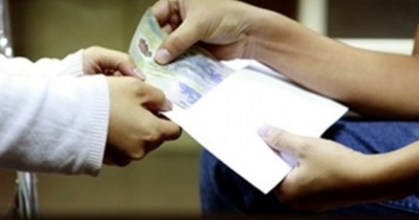 Đồng Nai: Bắt quả tang trung úy cảnh sát nhận hối lộ 50 triệu đồng