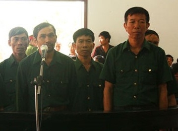 6 cựu chiến binh hầu tòa vì hủy hoại rừng