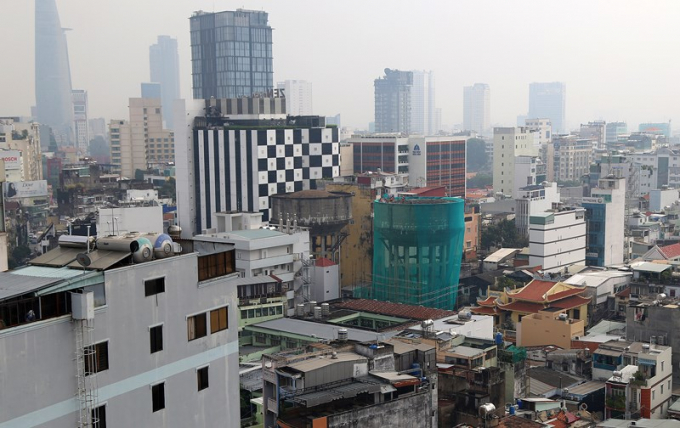 Hai thủy đ&agrave;i nằm tr&ecirc;n đường Nguyễn Văn Tr&aacute;ng (quận 1)&nbsp;l&agrave; một trong số c&aacute;c thủy đ&agrave;i được chỉ định ph&aacute; dỡ đầu ti&ecirc;n.