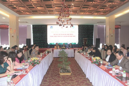 To&agrave;n cảnh&nbsp; hội thảo &ldquo;Tiếp sức cho phụ nữ x&acirc;y dựng nh&agrave; ở PTTT từ nguồn vốn quay v&ograve;ng&rdquo;