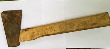 C&acirc;y b&uacute;a m&agrave; đối tượng V&otilde; Văn Nang Lớn d&ugrave;ng đ&aacute;nh vợ bị thu giữ.