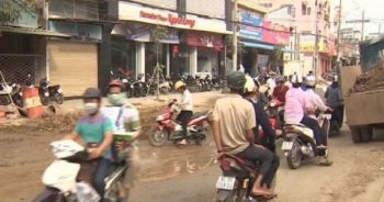 Dự án thoát nước chậm tiến độ, hàng chục tuyến phố ở Trà Vinh ngổn ngang, ô nhiễm