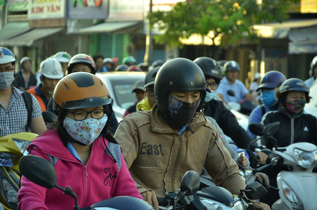 Người S&agrave;i G&ograve;n co ro trong c&aacute;i lạnh đầu m&ugrave;a