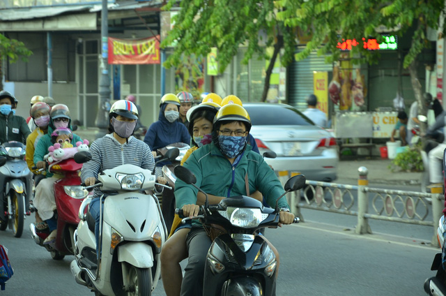 Người S&agrave;i G&ograve;n co ro trong c&aacute;i lạnh đầu m&ugrave;a