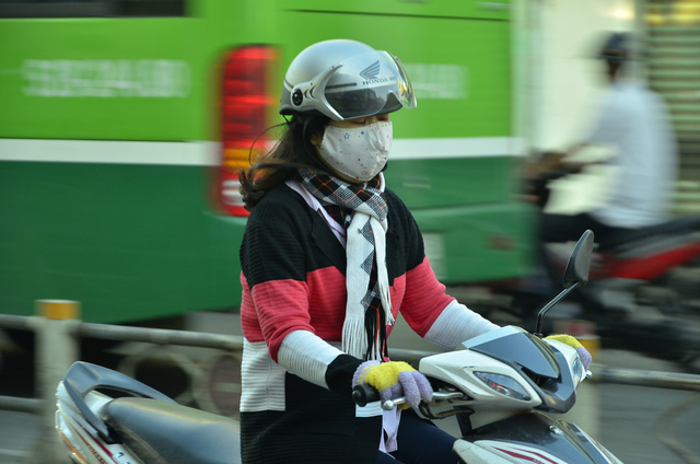 Người S&agrave;i G&ograve;n co ro trong c&aacute;i lạnh đầu m&ugrave;a