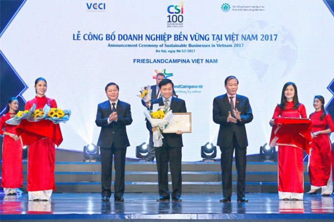 FrieslandCampina Việt Nam vinh dự được trao danh hiệu Top 100 Doanh nghiệp Bền vững 2017