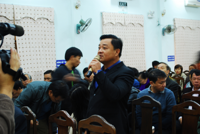Cử tri Nguyễn Quang T&acirc;m kể t&igrave;nh cảnh khổ sở doanh nghiệp sau việc chuyển đổi &nbsp;từ đất l&acirc;u d&agrave;i sang đất 50 năm.