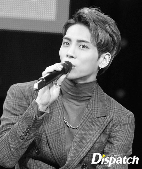 Ho&agrave;ng B&aacute;ch, Only C v&agrave; loạt sao Việt tiếc thương trước sự ra đi của Jonghyun (SHINee)
