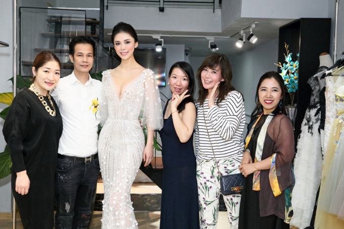 Hoa hậu Ho&agrave;n Vũ Riyo Mori cuốn h&uacute;t trước vẻ đẹp những thiết kế của Ho&agrave;ng Hải