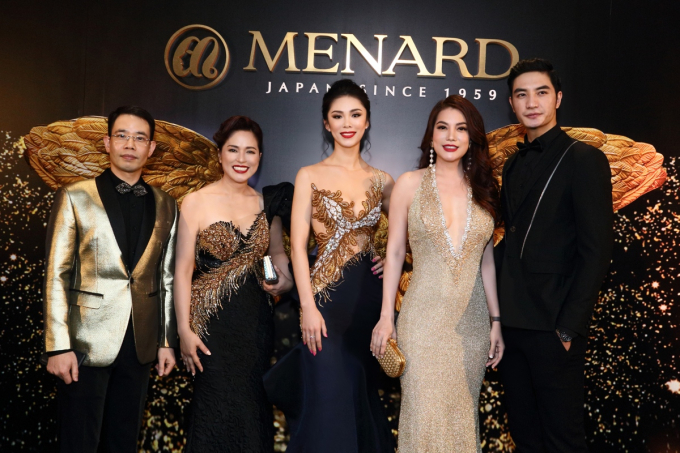 Hoa hậu Ho&agrave;n Vũ Riyo Mori cuốn h&uacute;t trước vẻ đẹp những thiết kế của Ho&agrave;ng Hải