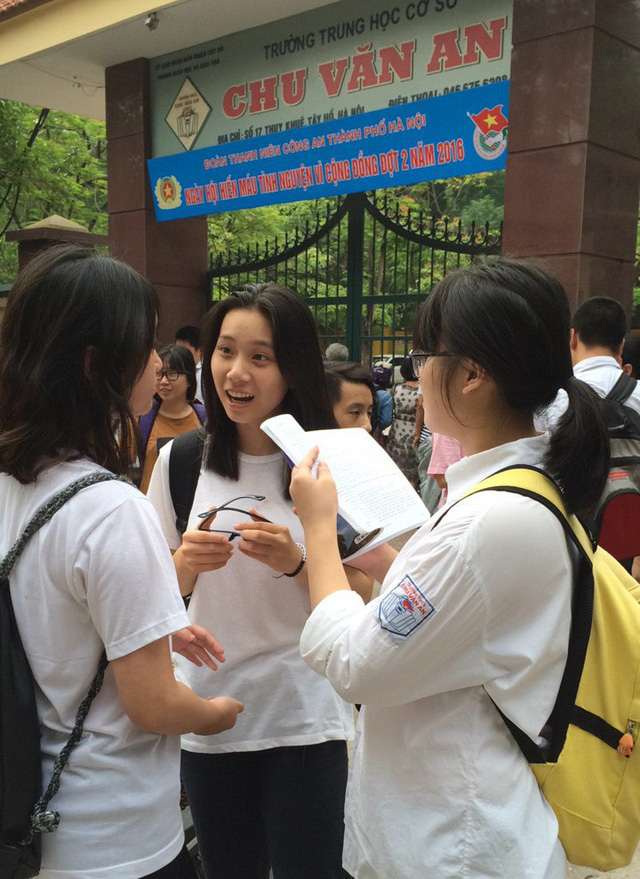 Học sinh thi v&agrave;o lớp 10 THPT tại H&agrave; Nội (ảnh: Mỹ H&agrave;)