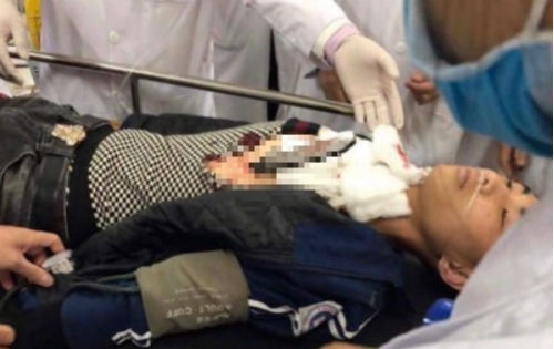 Vụ nam sinh bị đâm trước cổng trường: "Điều" anh rể đến "giải quyết" bạn cùng lớp vì bị nhìn đểu