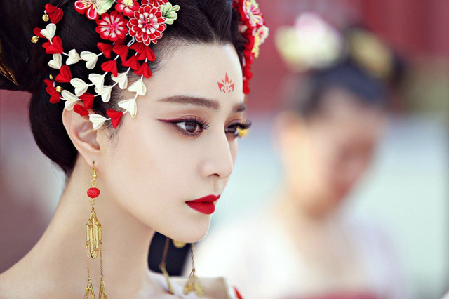 Fan Bingbing Studio sản xuất nhiều bộ phim do Băng Phạm đ&oacute;ng ch&iacute;nh, chẳng hạn như loạt phim truyền h&igrave;nh ăn kh&aacute;ch &ldquo;V&otilde; Mỵ Nương truyền kỳ&rdquo; (2014).