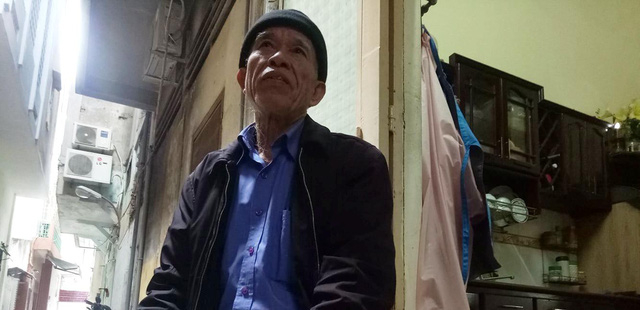 &Ocirc;ng Nguyễn Bốn, một trong những người chứng kiến buổi kh&aacute;m x&eacute;t nh&agrave; &ocirc;ng Vũ.