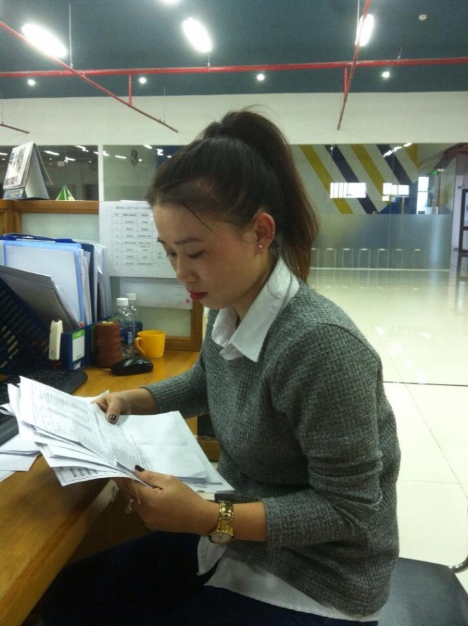 Chị Trần Thị Thủy Ti&ecirc;n tiếp tục đề nghị l&agrave;m r&otilde; hơn nguy&ecirc;n nh&acirc;n vụ TNGT khiến chồng chị tử vong.