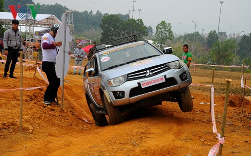 Để vượt qua c&aacute;c b&agrave;i thi, c&aacute;c đội phải cần phải c&oacute; kinh nghiệm v&agrave; sự ăn &yacute; giữa c&aacute;c th&agrave;nh vi&ecirc;n