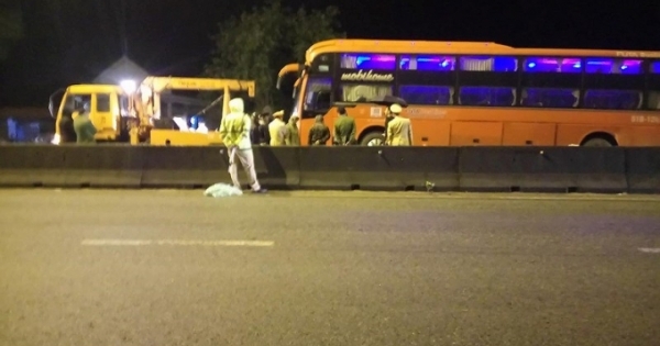 Xe Phương Trang tông chết 2 công nhân, tài xế trốn khỏi hiện trường