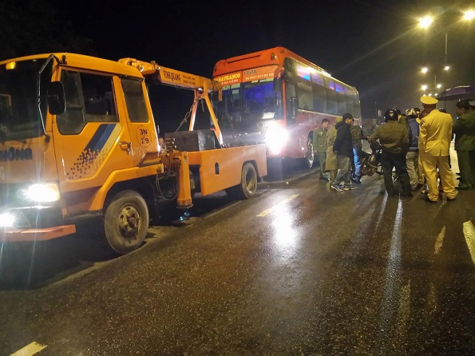 Xe cẩu được điều động...