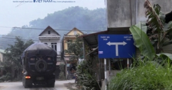 Yên Bái: Xe ben tải ì ạch bò trên đường nhưng.... lướt nhẹ qua mặt CSGT