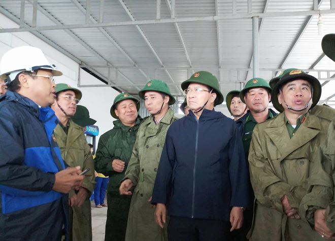 Ph&oacute; Thủ tướng Trịnh Đ&igrave;nh Dũng đ&atilde; c&oacute; mặt trực tiếp kiểm tra c&ocirc;ng t&aacute;c ph&ograve;ng chống b&atilde;o Tembin tại Bạc Li&ecirc;u.