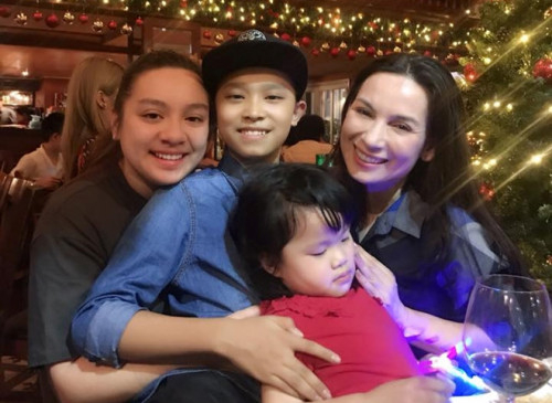 Phi Nhung hạnh ph&uacute;c