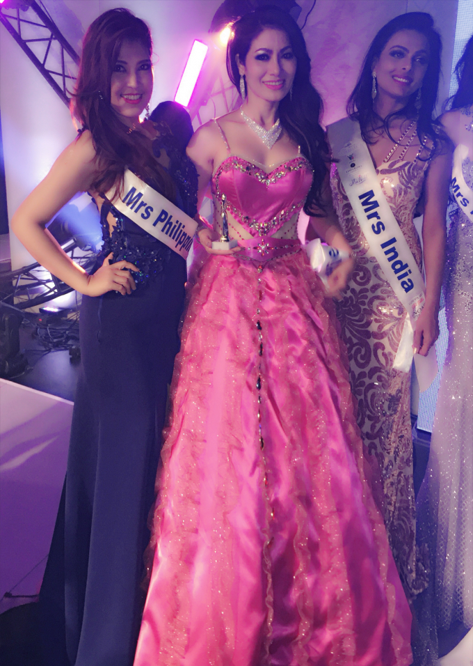 Đại diện Việt Nam xuất sắc lọt Top 12 tại Hoa hậu Qu&yacute; b&agrave; Thế giới 2017 tại Nam Phi