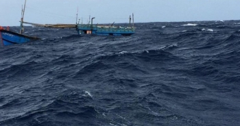 4 ngư dân "từ cõi chết trở về" và chàng trai cứu người giữa sóng dữ Hoàng Sa